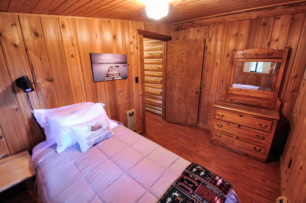 Glacier Homestead Coram Экстерьер фото